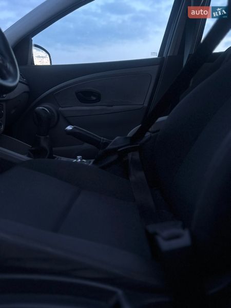 Хэтчбек Renault Megane 2011 в Радивилове