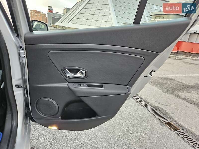 Хэтчбек Renault Megane 2010 в Днепре