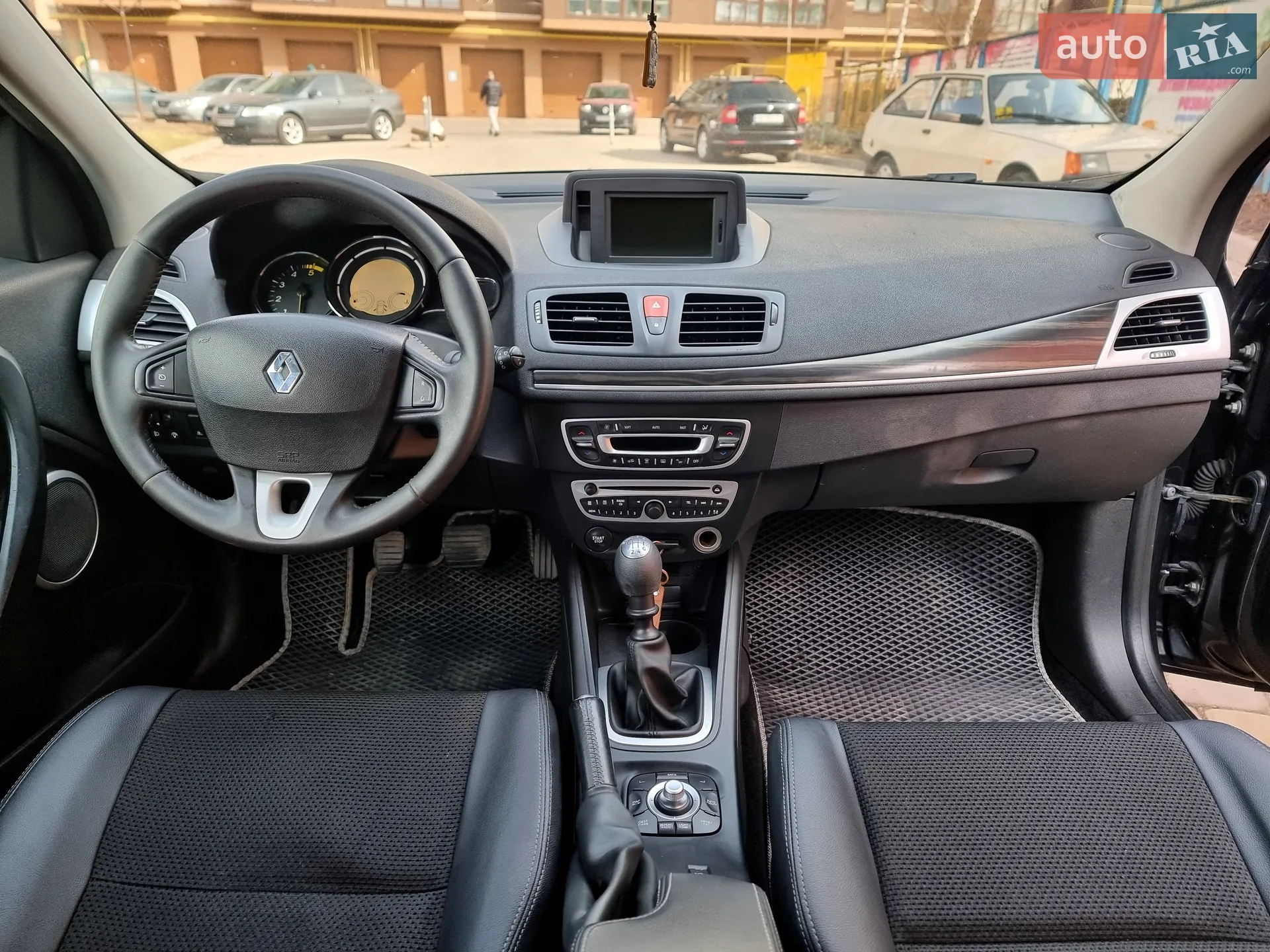 2010 Renault Megane - мініатюра 38