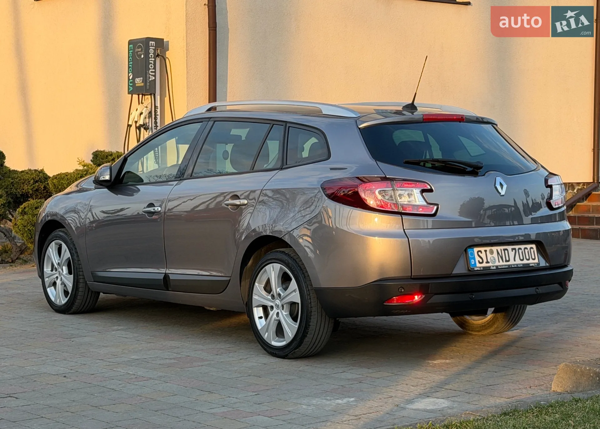 2010 Renault Megane - мініатюра 16