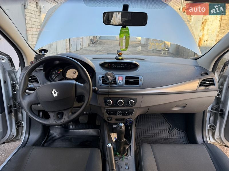 Хетчбек Renault Megane 2009 в Дніпрі фото 12 Хетчбек Renault Megane 2009 в Дніпрі