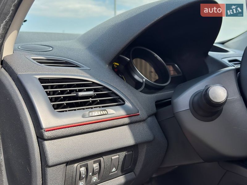 Універсал Renault Megane 2011 в Києві фото 31 Універсал Renault Megane 2011 в Києві
