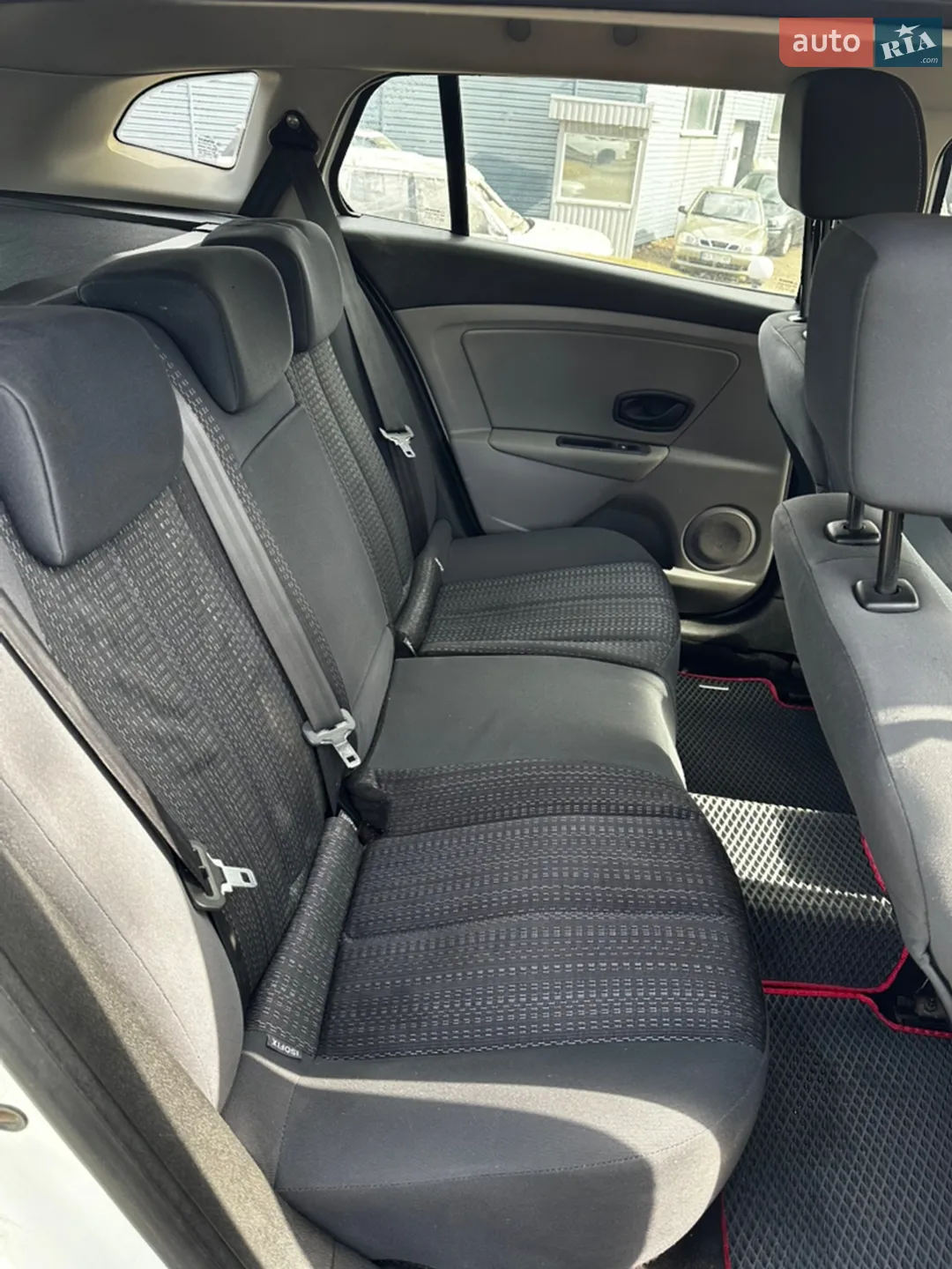 2010 Renault Megane - мініатюра 12