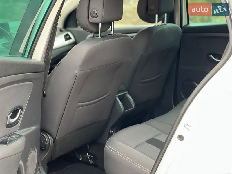 Универсал Renault Megane 2010 в Ивано-Франковске фото 30 Универсал Renault Megane 2010 в Ивано-Франковске