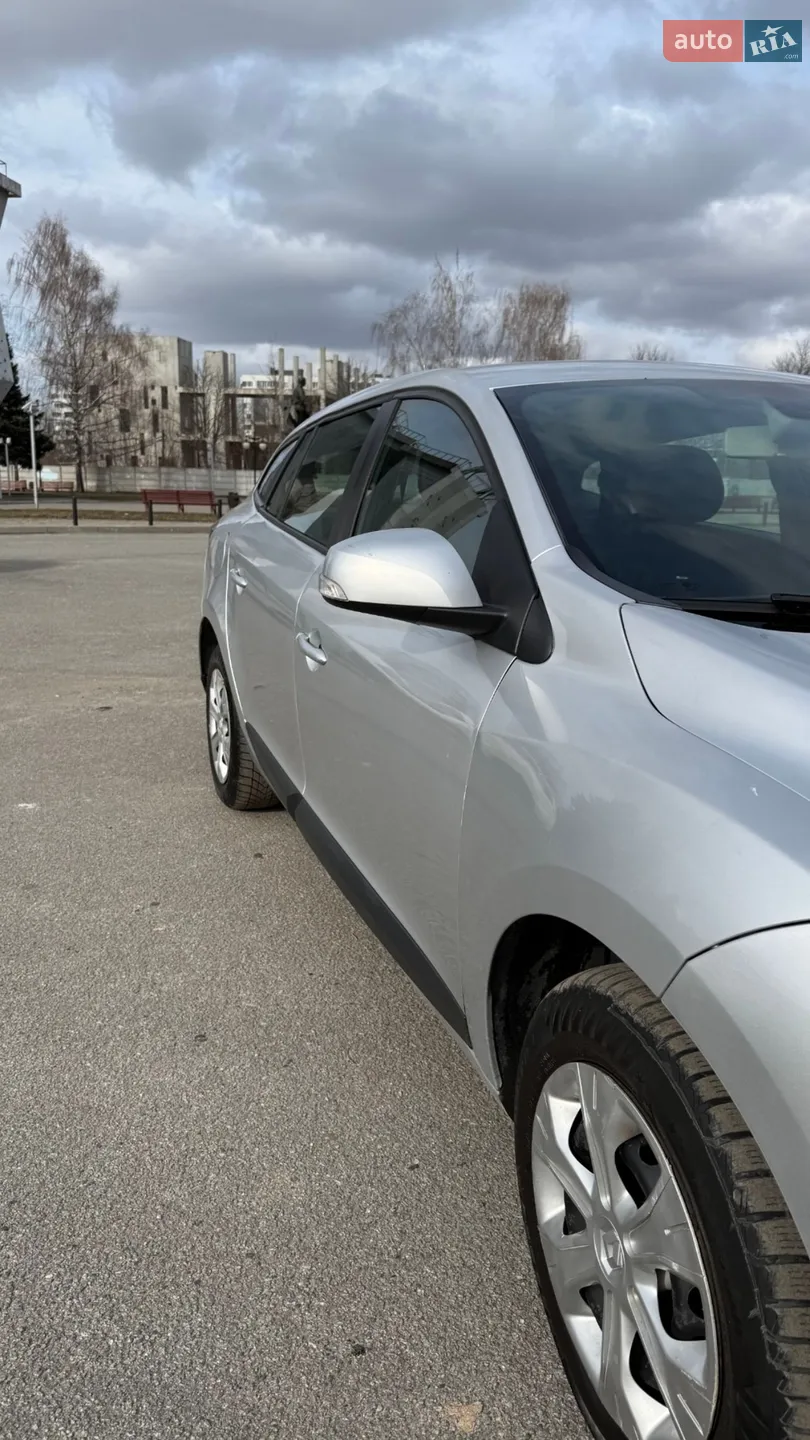 2010 Renault Megane - мініатюра 4