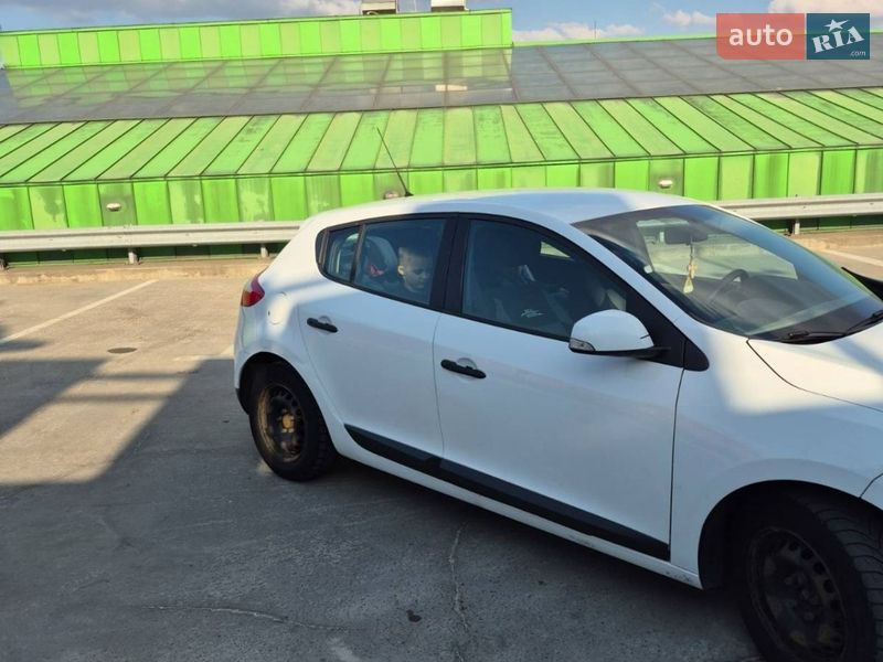 Хэтчбек Renault Megane 2011 в Киеве фото 5 Хэтчбек Renault Megane 2011 в Киеве