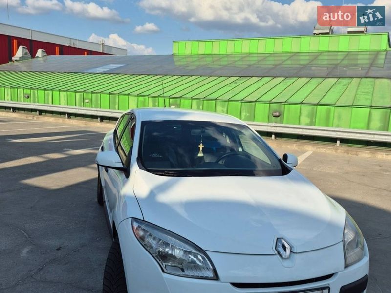 Хэтчбек Renault Megane 2011 в Киеве фото 4 Хэтчбек Renault Megane 2011 в Киеве