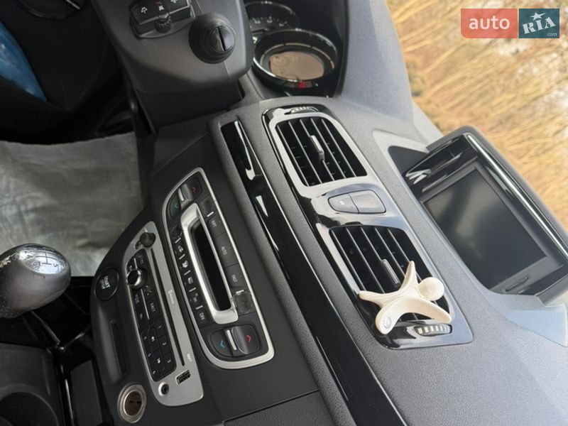 Универсал Renault Megane 2012 в Львове фото 12 Универсал Renault Megane 2012 в Львове