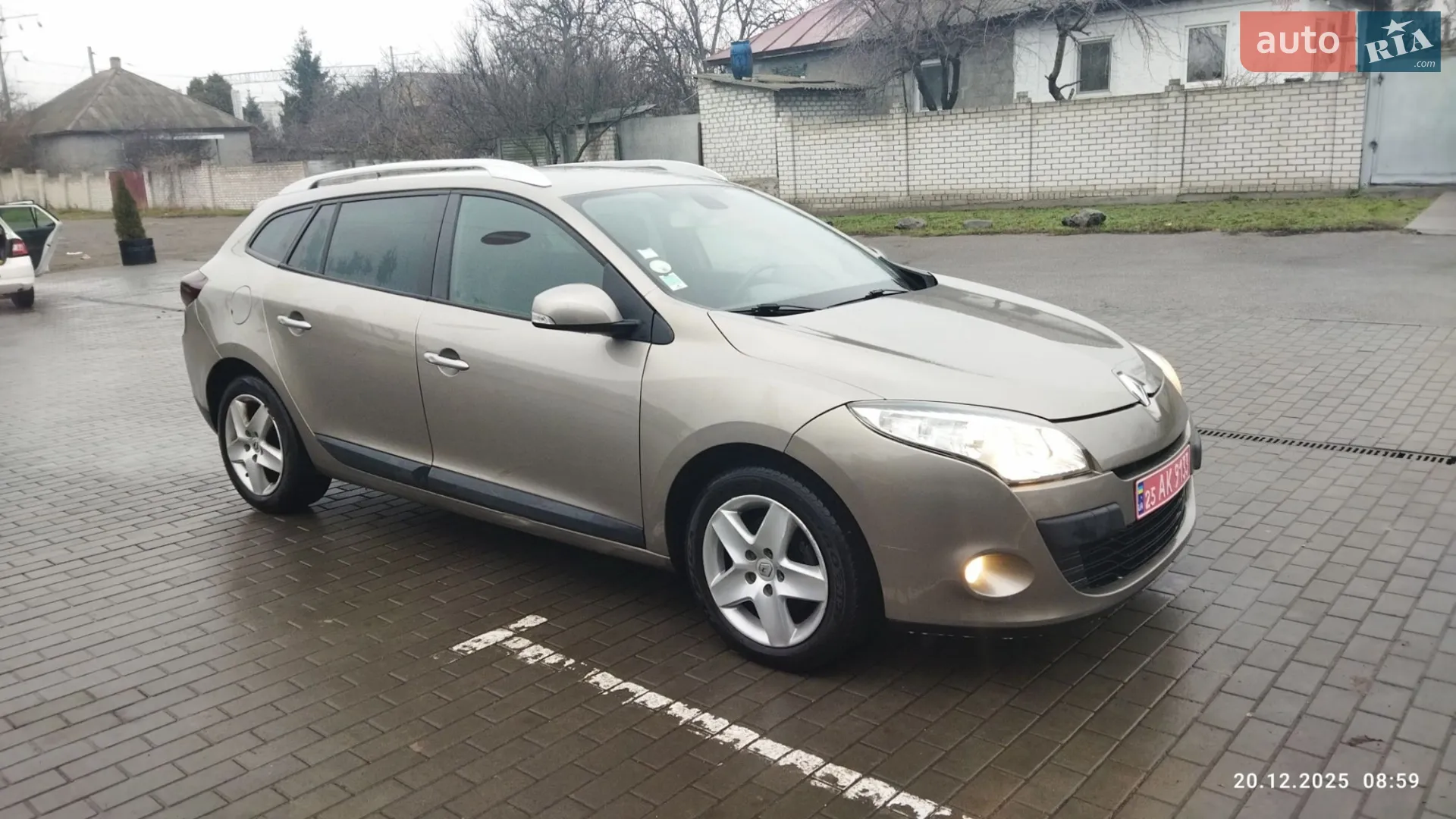2010 Renault Megane - мініатюра 2