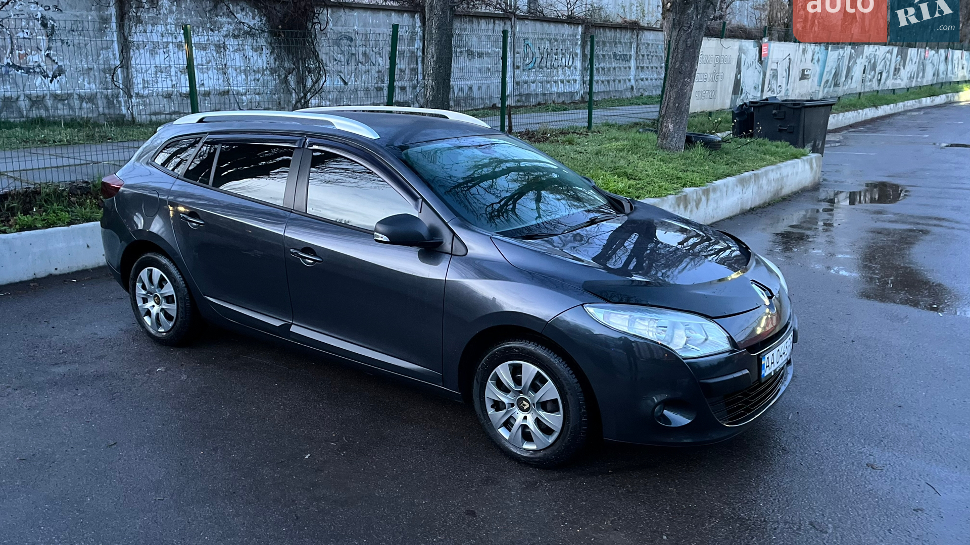 2010 Renault Megane - мініатюра 2