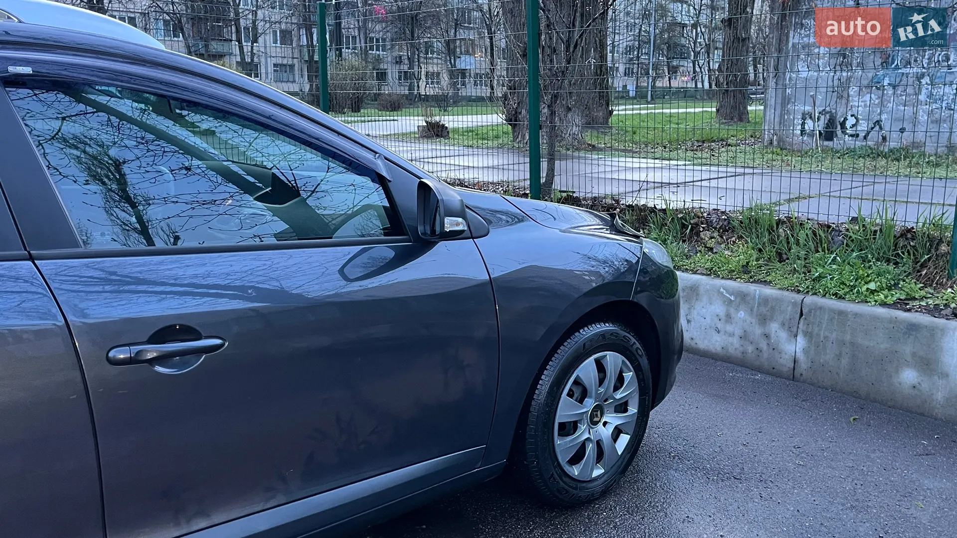 2010 Renault Megane - мініатюра 12