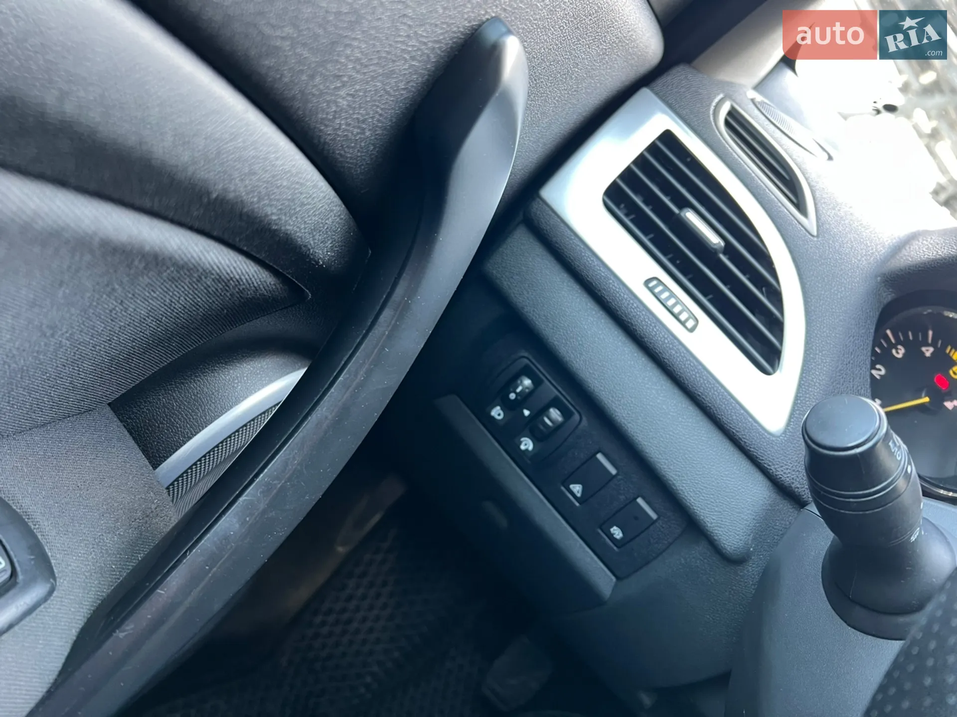 2012 Renault Megane - мініатюра 39