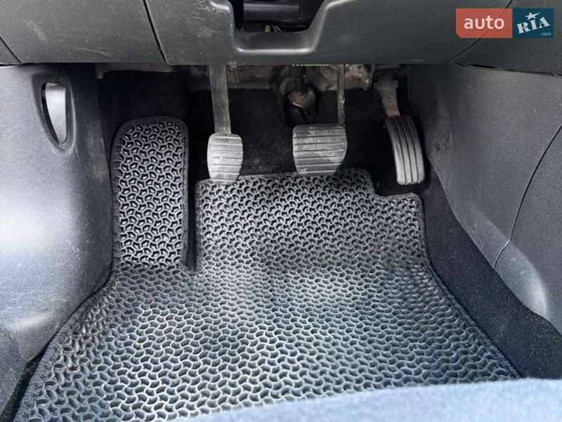 Кабриолет Renault Megane 2011 в Верхнеднепровске