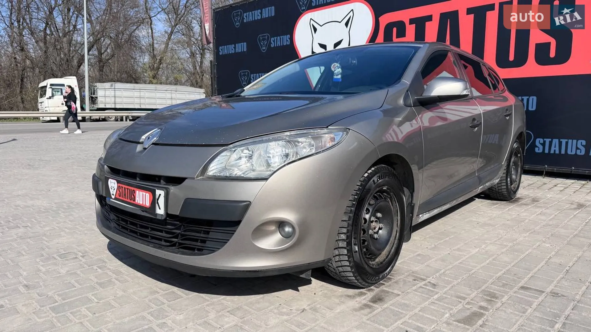 2010 Renault Megane - мініатюра 2