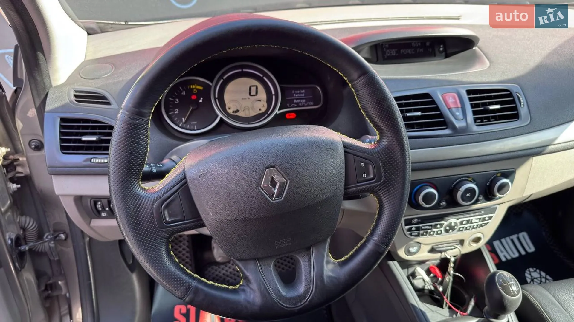 2010 Renault Megane - мініатюра 17