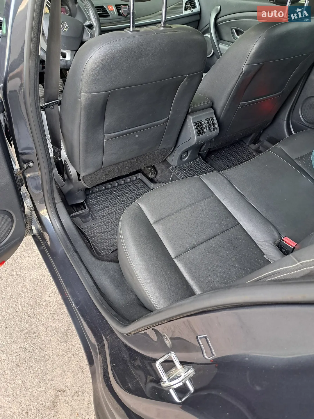 2010 Renault Megane - мініатюра 9
