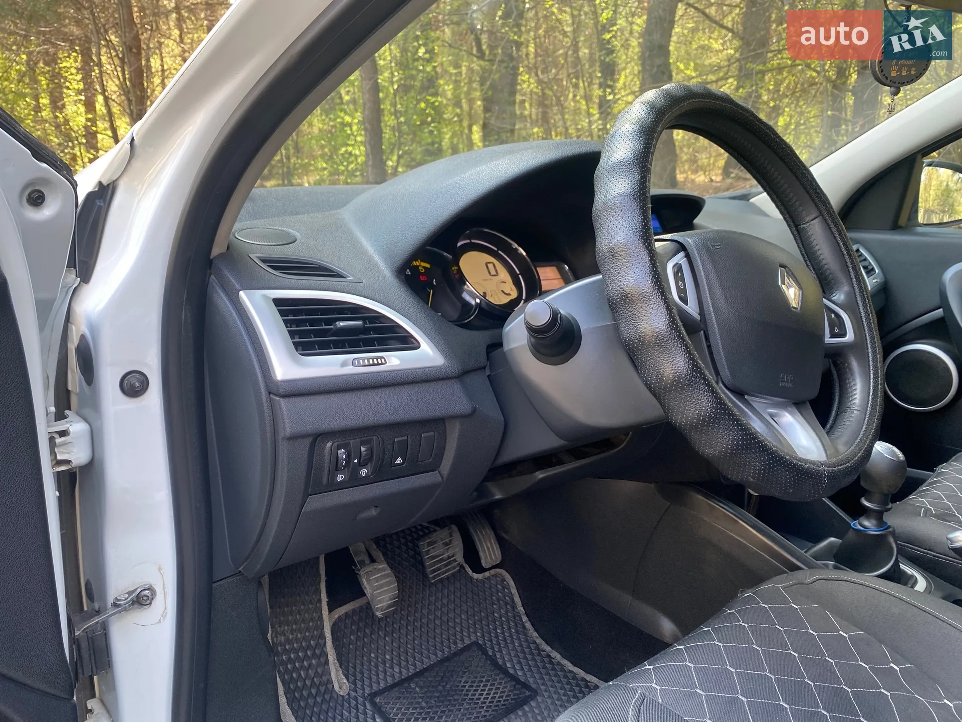 2011 Renault Megane - мініатюра 21