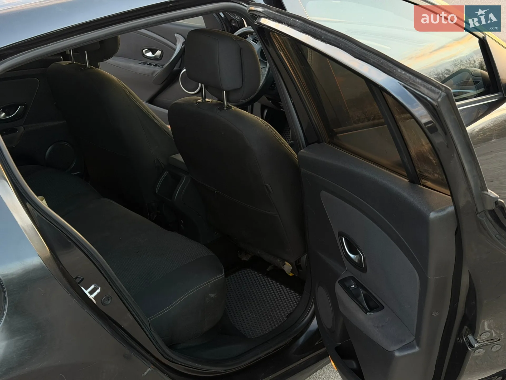 2010 Renault Megane - мініатюра 24