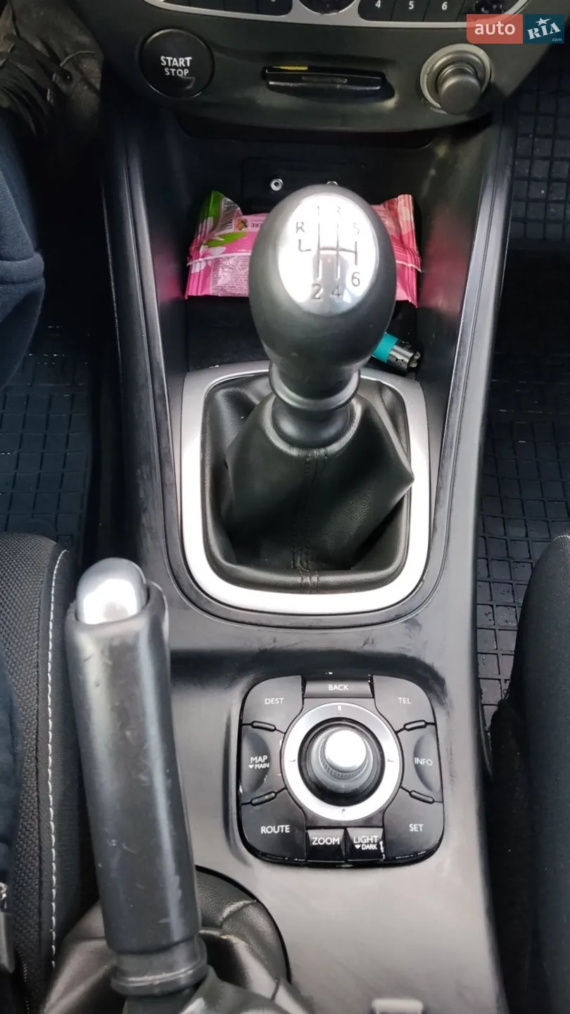 2011 Renault Megane - мініатюра 40