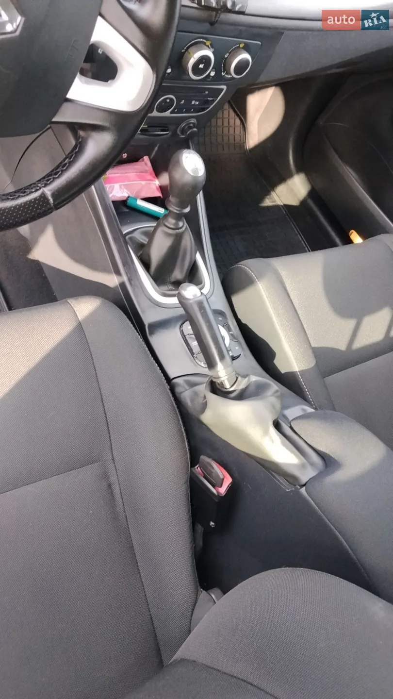 2011 Renault Megane - мініатюра 33