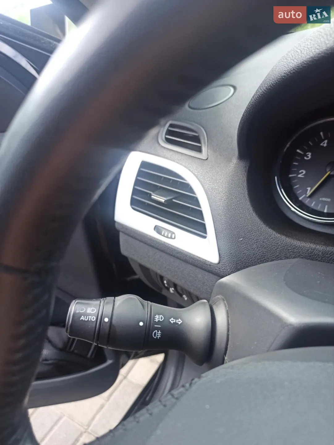 2013 Renault Megane - мініатюра 37
