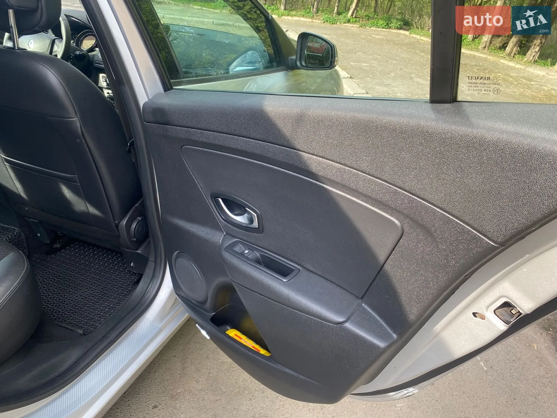 2010 Renault Megane - мініатюра 12