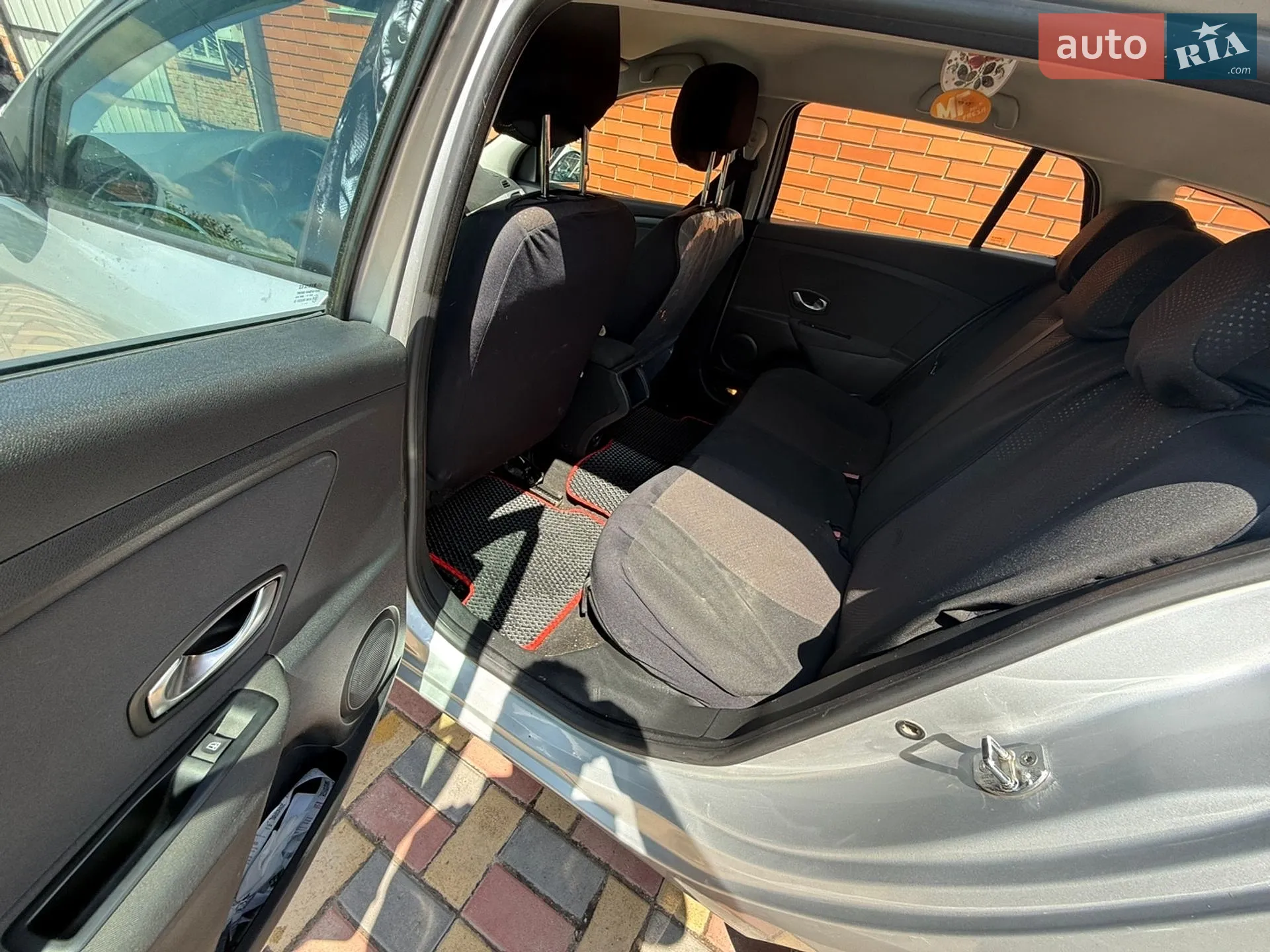2011 Renault Megane - мініатюра 8