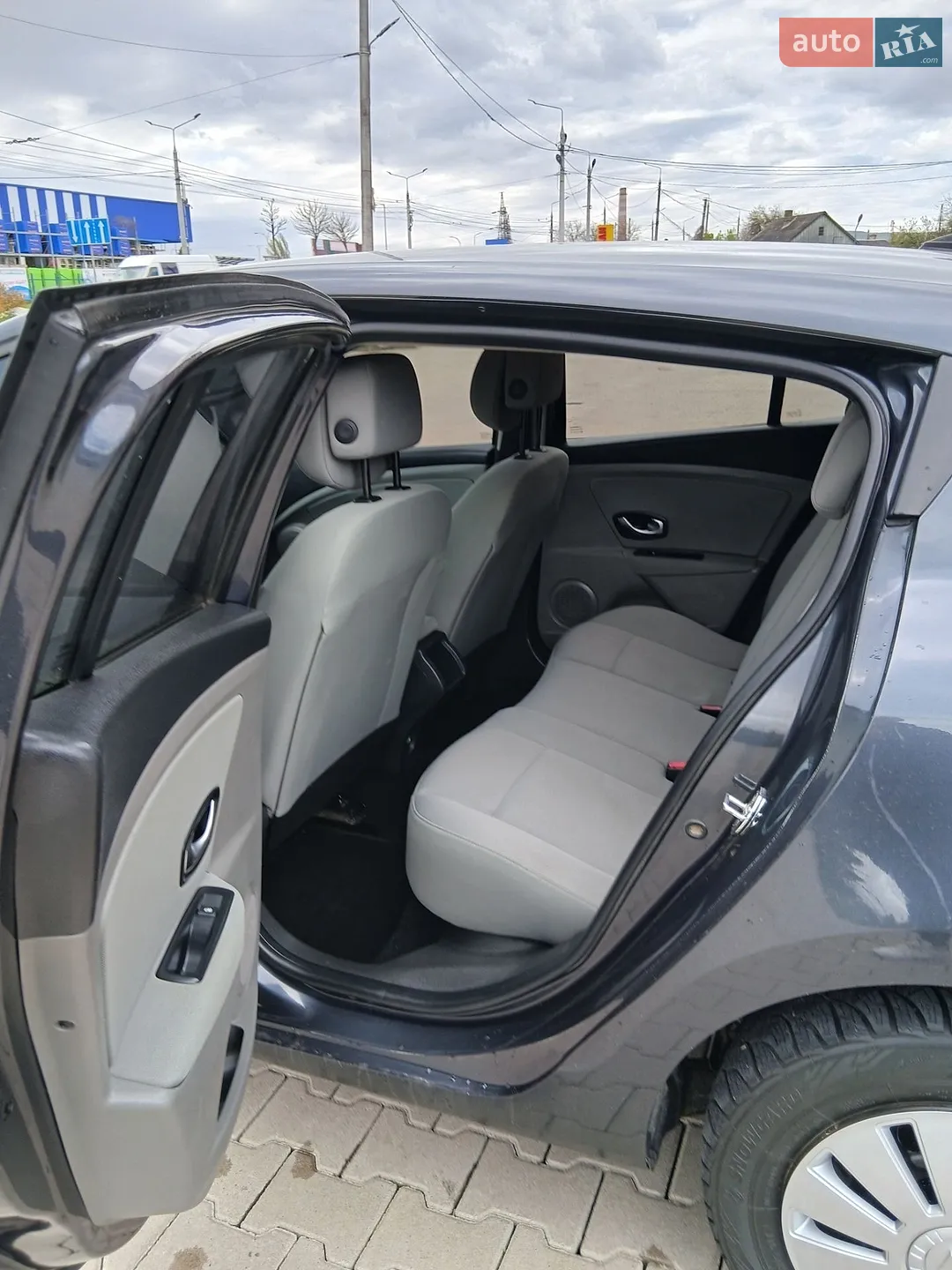 2010 Renault Megane - мініатюра 25