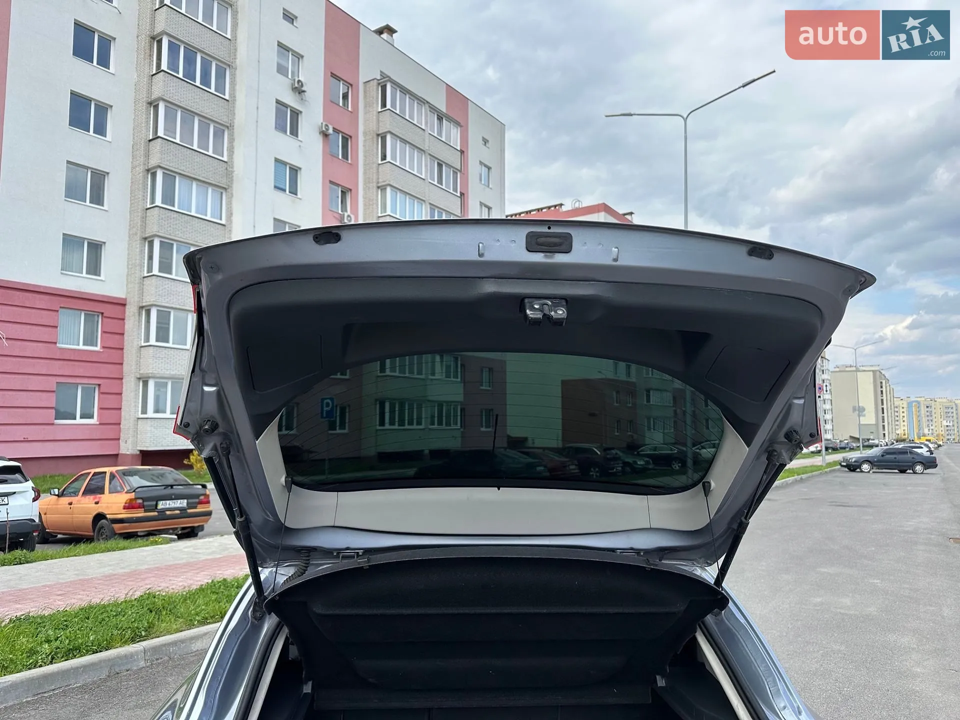 2010 Renault Megane - мініатюра 12