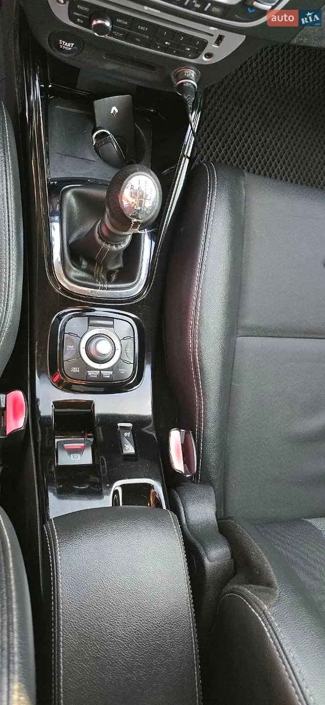 2012 Renault Megane - мініатюра 21