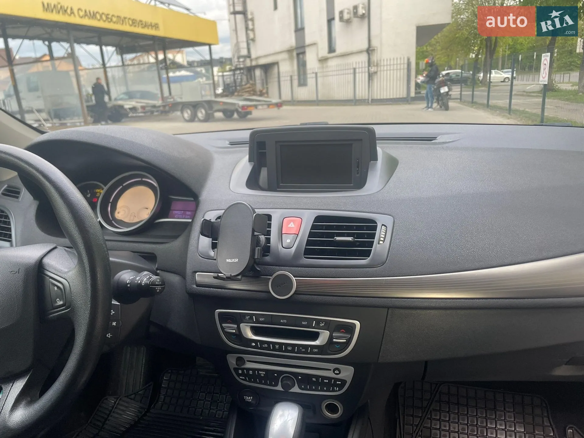 2010 Renault Megane - мініатюра 12