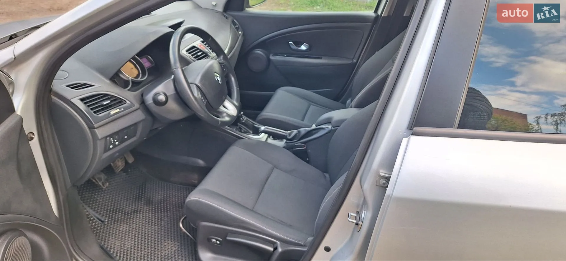 2010 Renault Megane - мініатюра 11