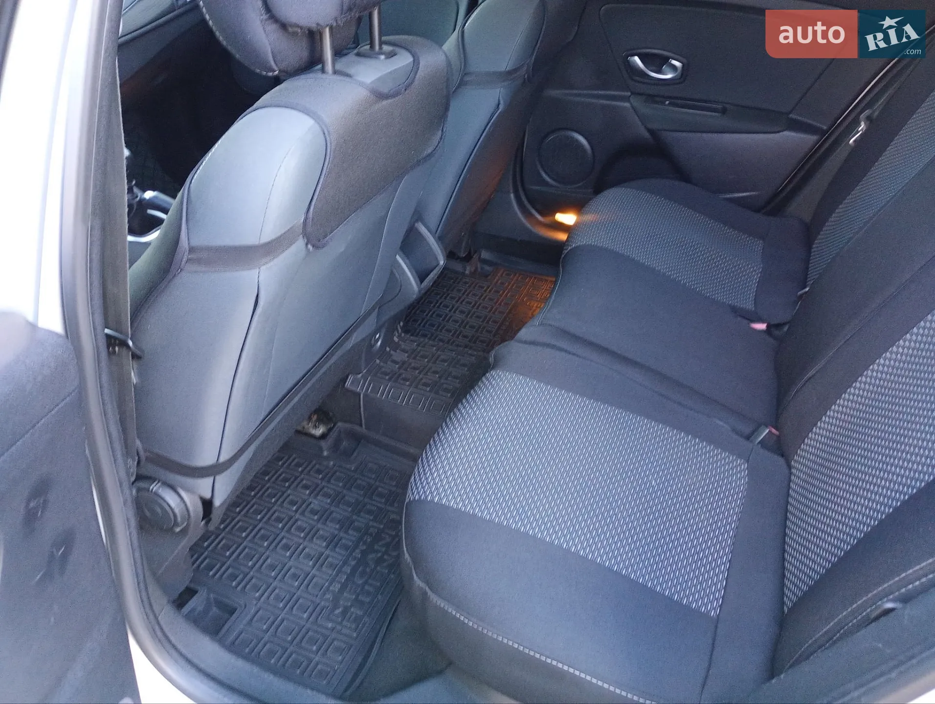 2010 Renault Megane - мініатюра 8