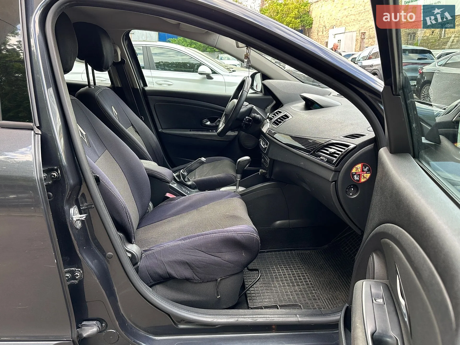 2011 Renault Megane - мініатюра 27