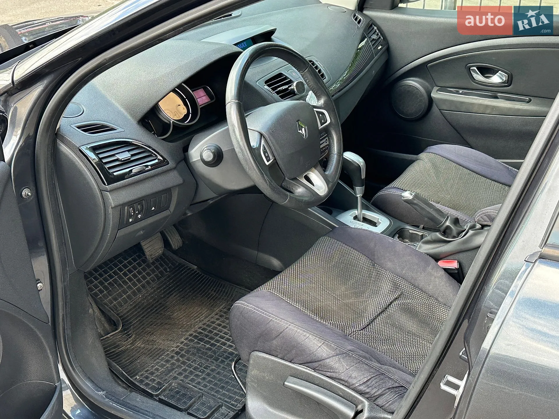 2011 Renault Megane - мініатюра 39