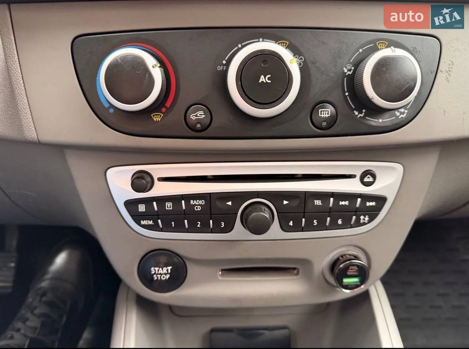 2010 Renault Megane - мініатюра 2