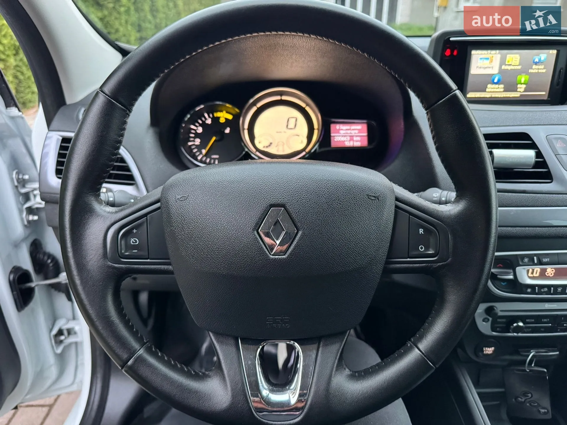 2015 Renault Megane - мініатюра 28