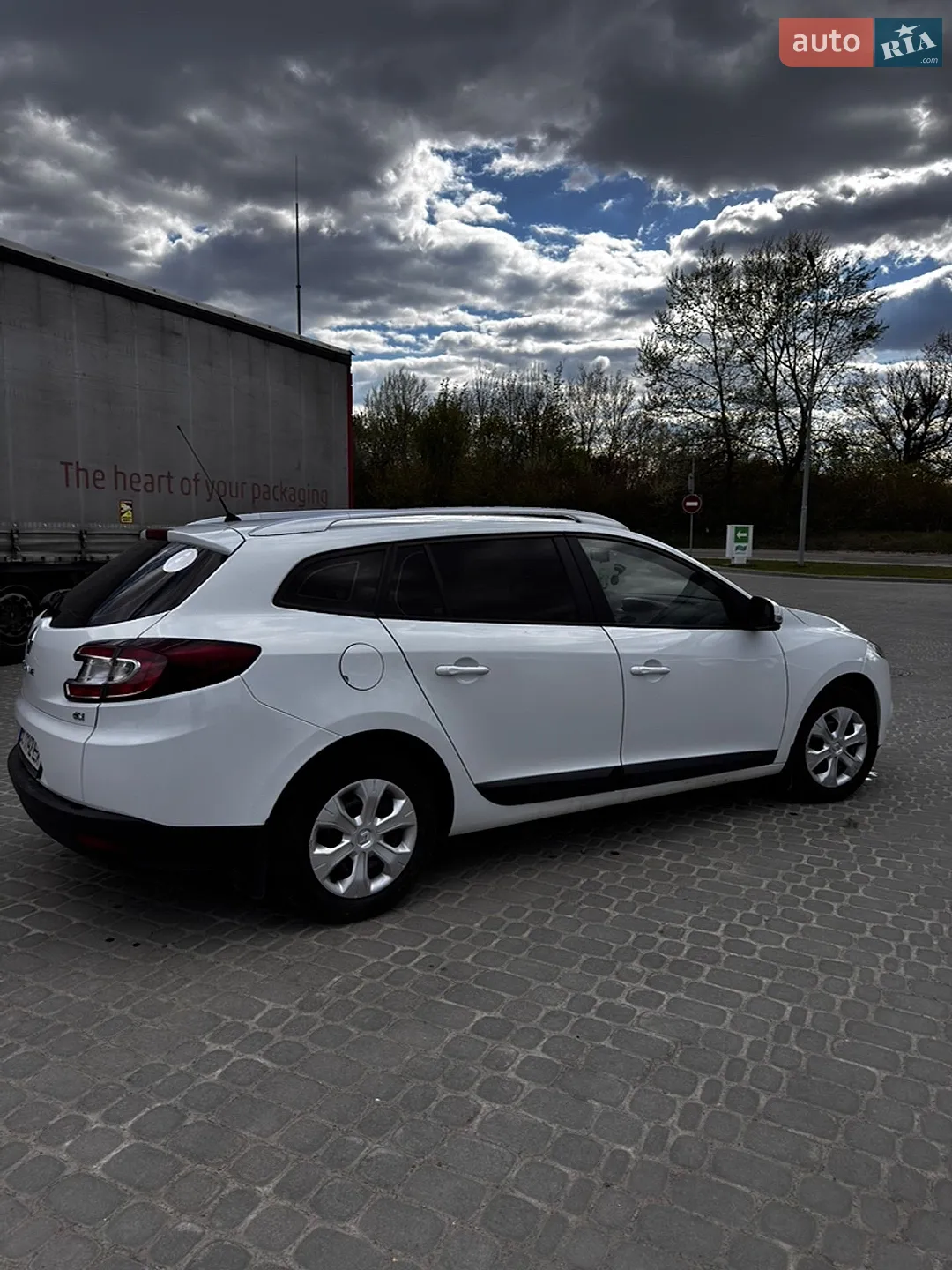 2010 Renault Megane - мініатюра 11