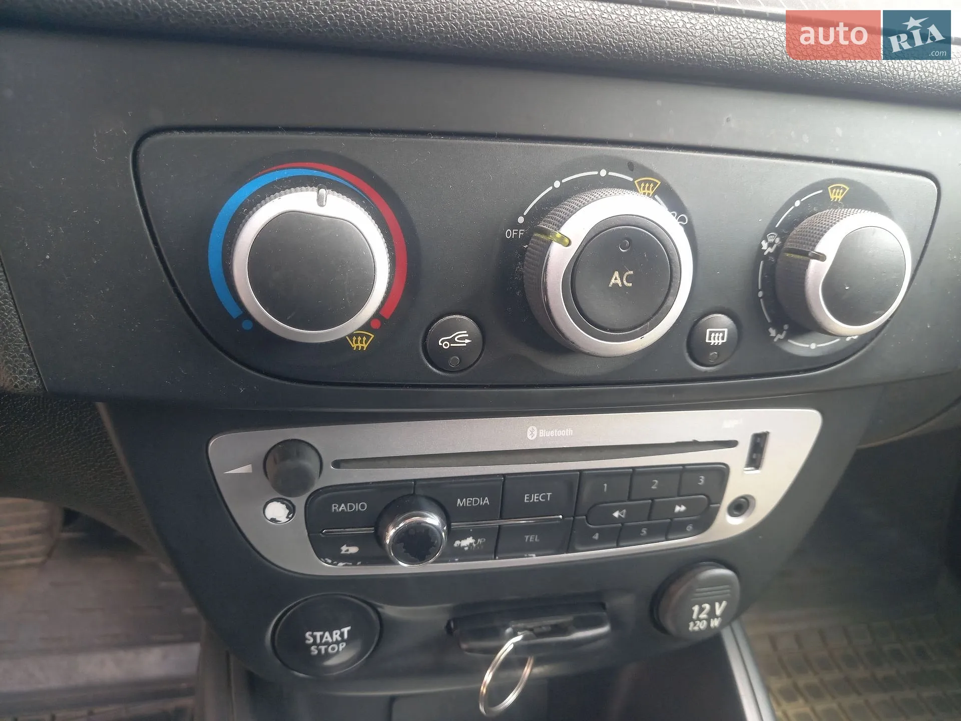 2012 Renault Megane - мініатюра 21