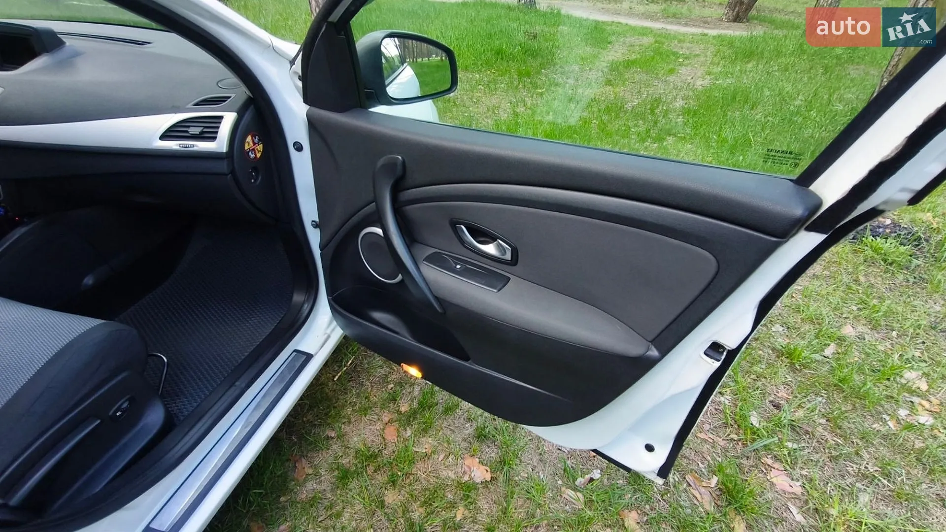 2011 Renault Megane - мініатюра 25