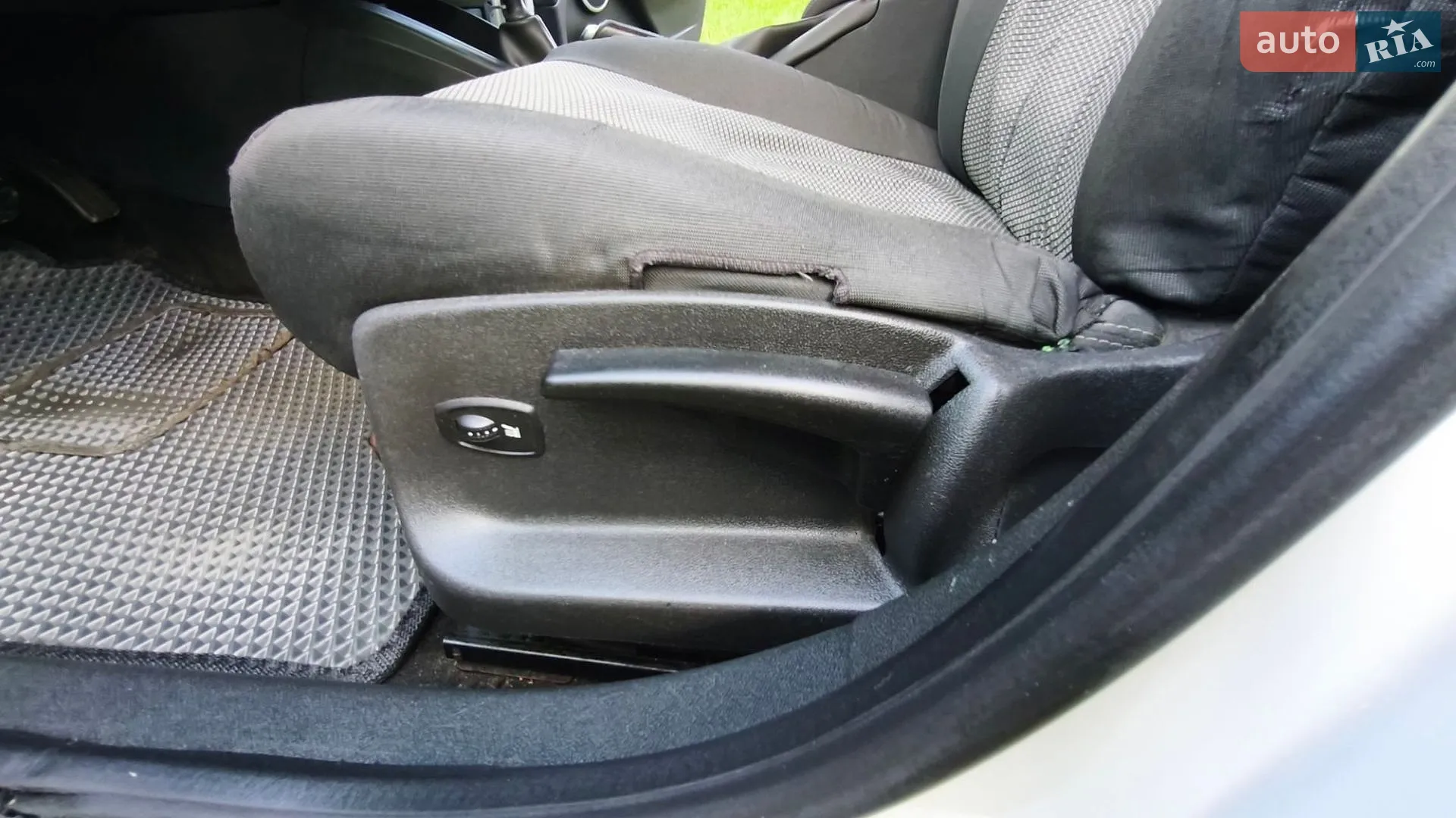 2011 Renault Megane - мініатюра 29