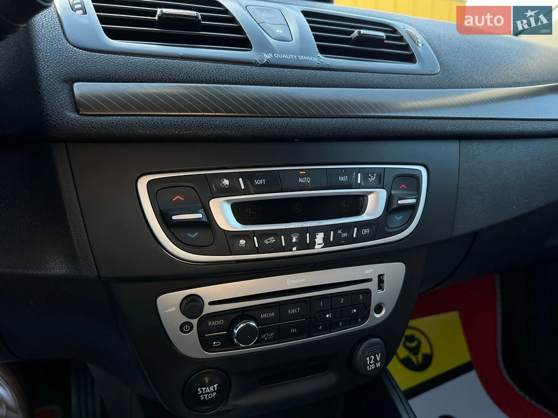 2013 Renault Megane - мініатюра 15