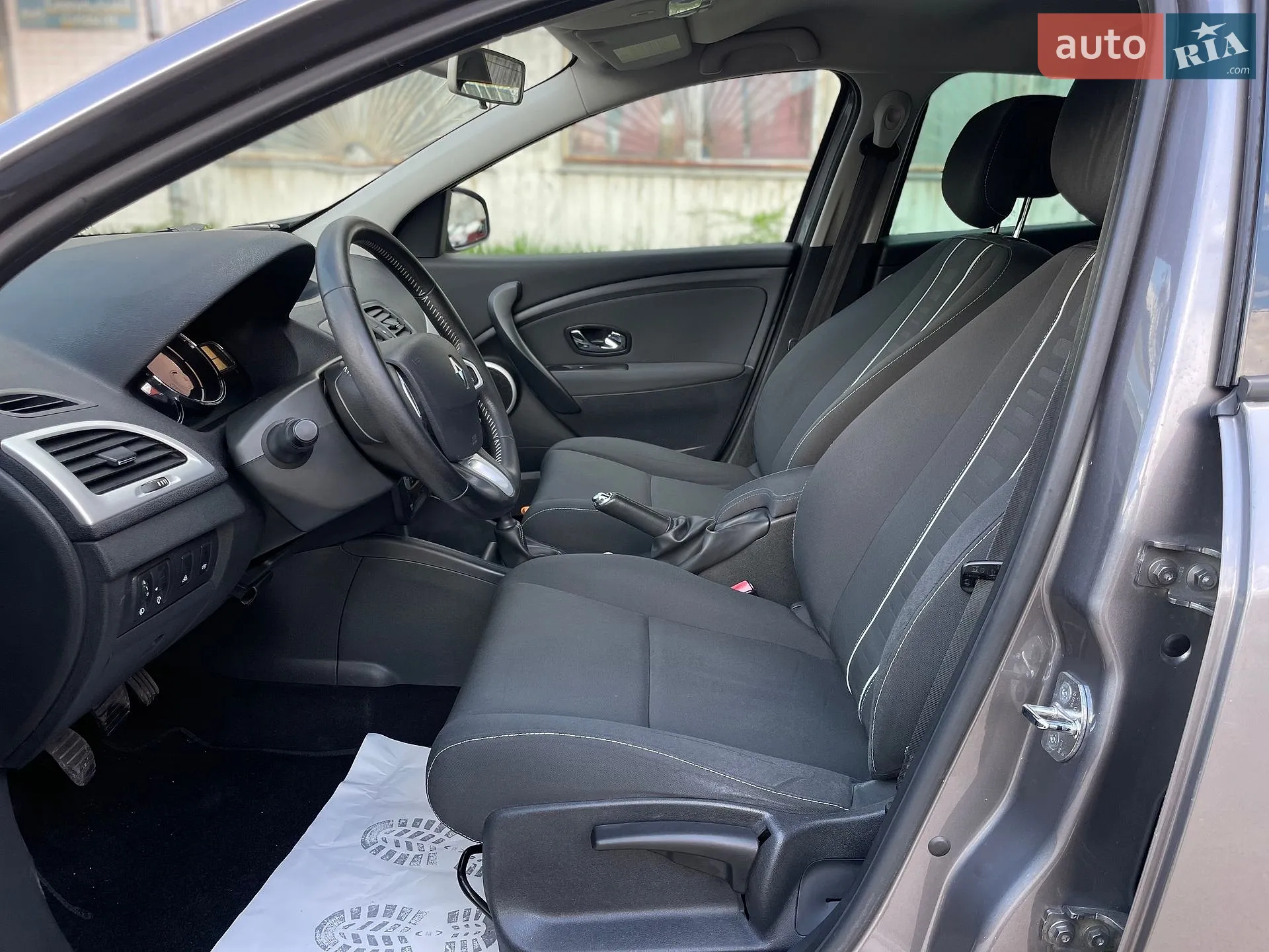 2012 Renault Megane - мініатюра 12