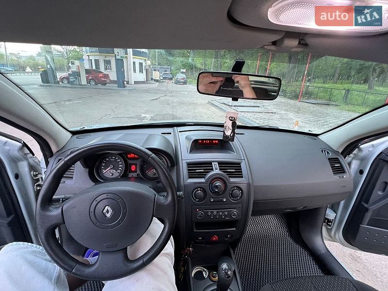 Седан Renault Megane 2005 в Днепре