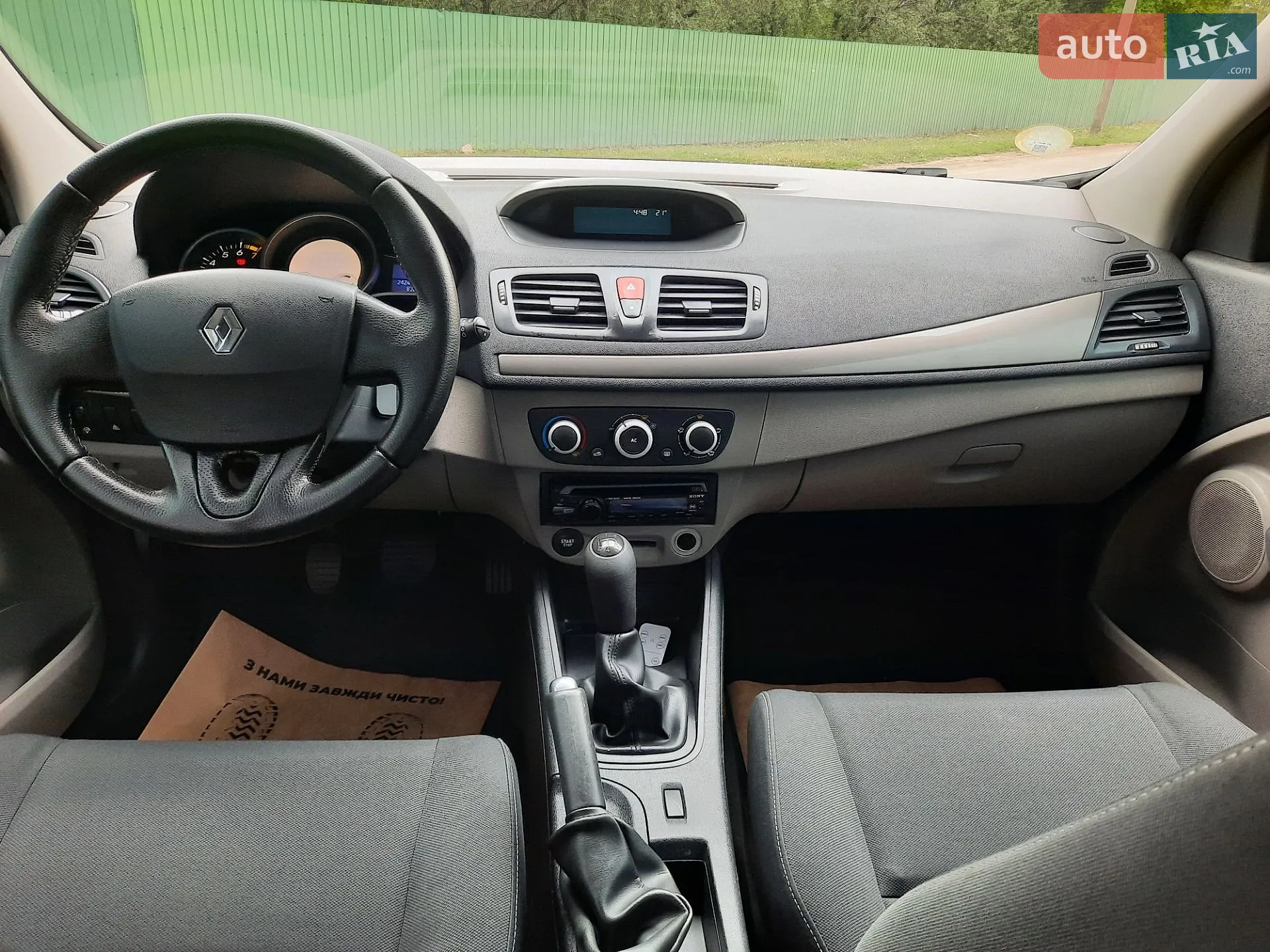 2011 Renault Megane - мініатюра 36