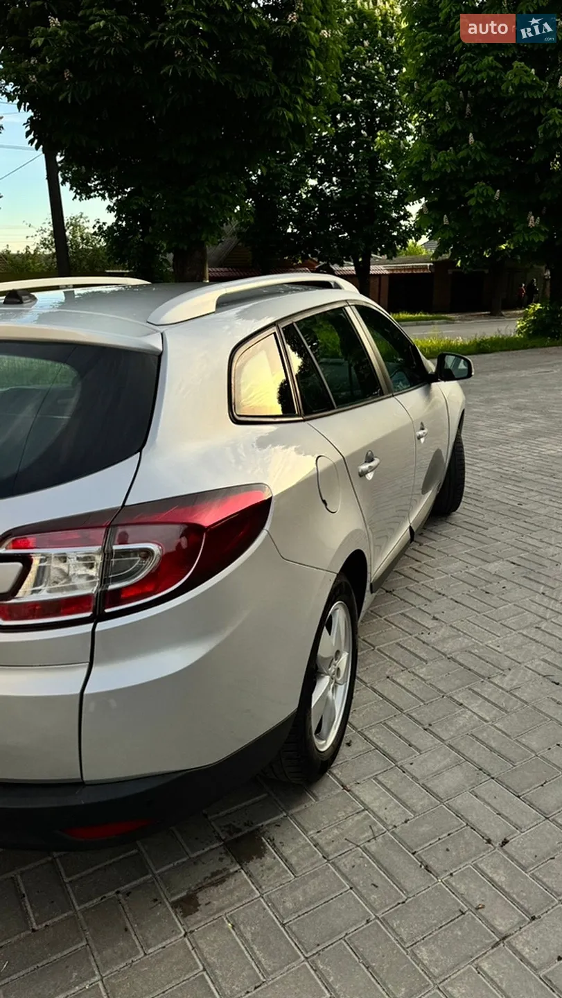 2010 Renault Megane - мініатюра 8