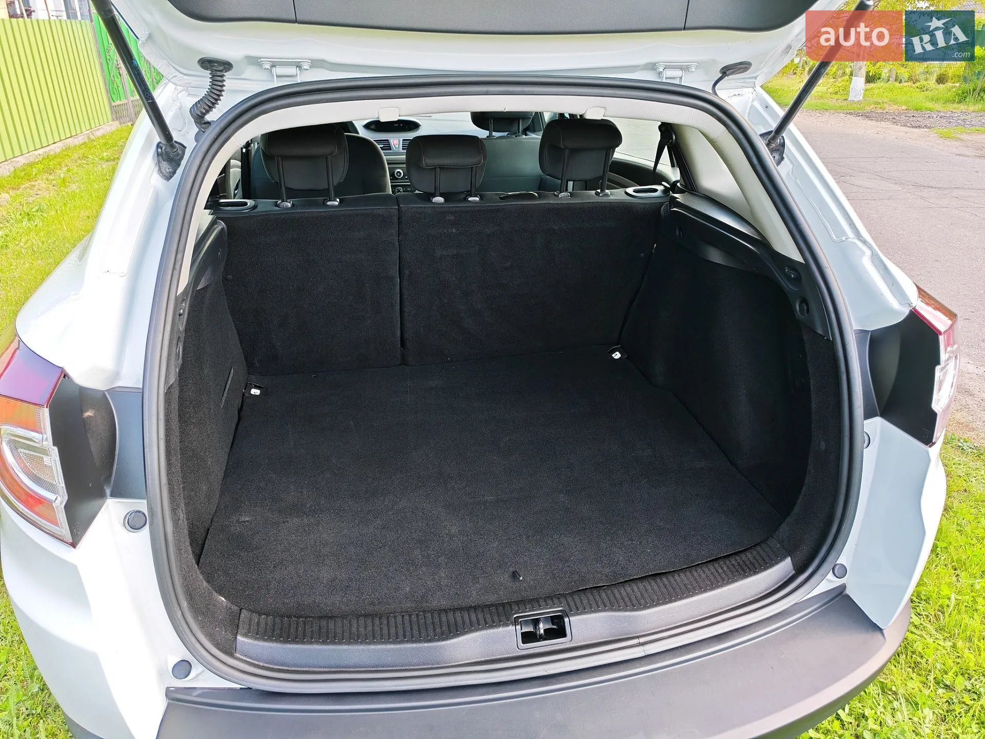 2010 Renault Megane - мініатюра 21