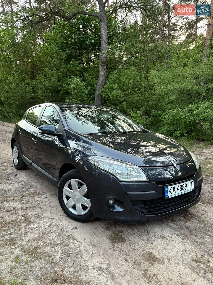 2010 Renault Megane - мініатюра 11