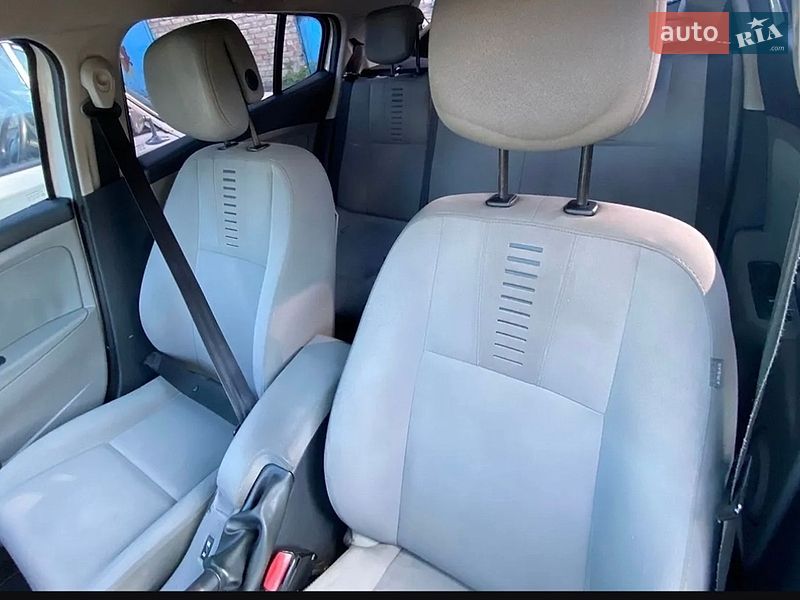 Хэтчбек Renault Megane 2010 в Киеве фото 6 Хэтчбек Renault Megane 2010 в Киеве