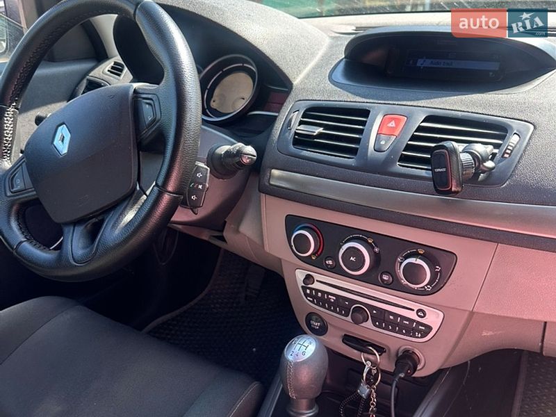 Хэтчбек Renault Megane 2010 в Ставище фото 15 Хэтчбек Renault Megane 2010 в Ставище